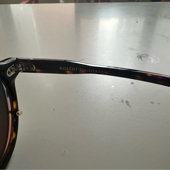 MOSCOT Miltzen Tortoise sunglasses + Limited Edition Clip & Accessories - Picture 6 of 11